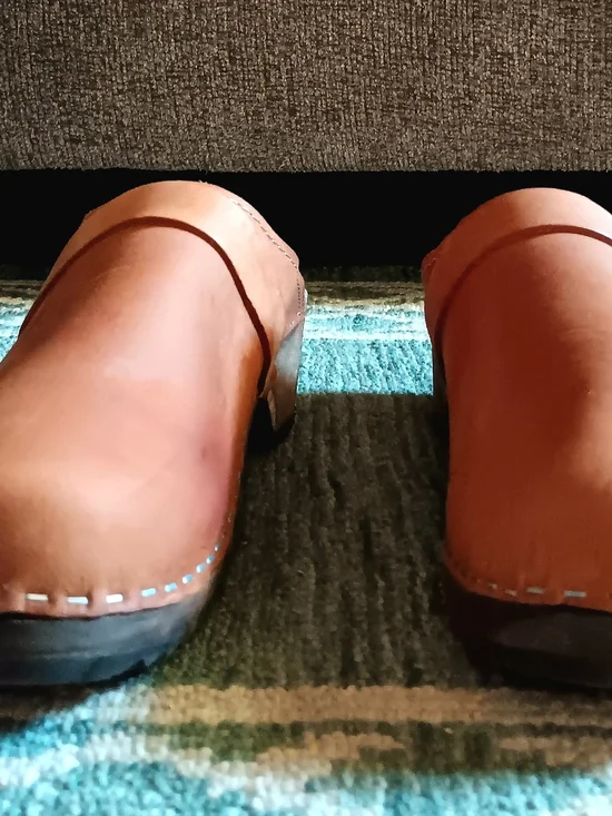Women's Leather Clog Mule in Chestnut Brown - Picture 2 of 3